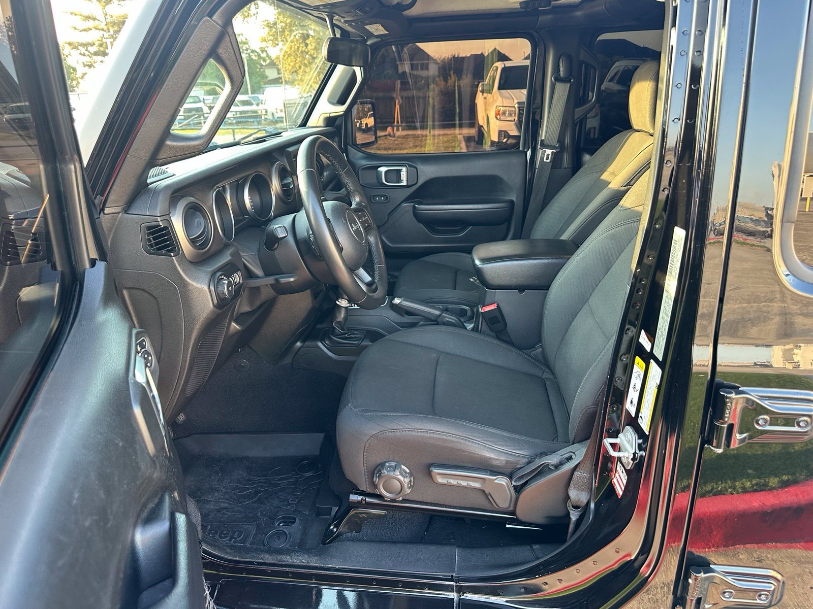 Used 2019 Jeep Wrangler Unlimited Sport S AWD/4WD image 11