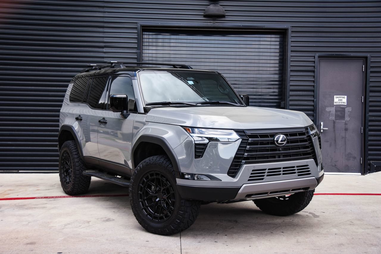 Used 2025 Lexus GX 550 image 9