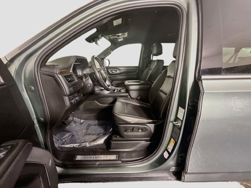 Used 2023 Chevrolet Suburban Premier AWD/4WD image 20