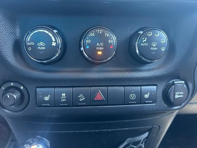Used 2014 Jeep Wrangler Unlimited Sahara w/ Mopar Chrome Edition Group AWD/4WD image 24