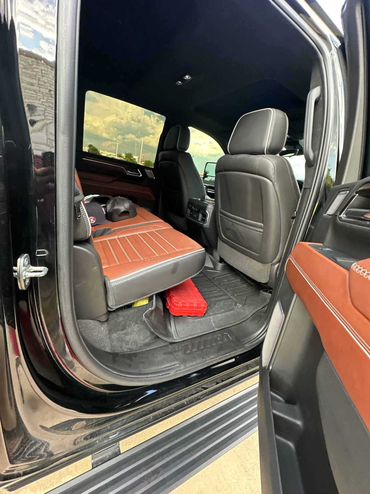 Used 2024 GMC Sierra 2500 Denali Ultimate AWD/4WD image 13