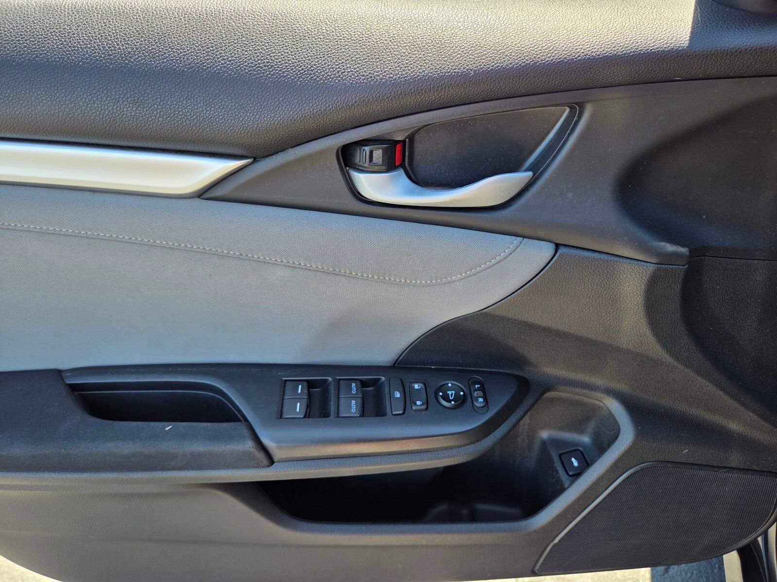 Used 2019 Honda Civic EX image 18