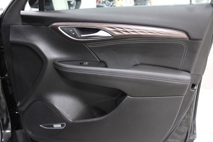 Used 2023 Buick Envision Avenir AWD/4WD image 25