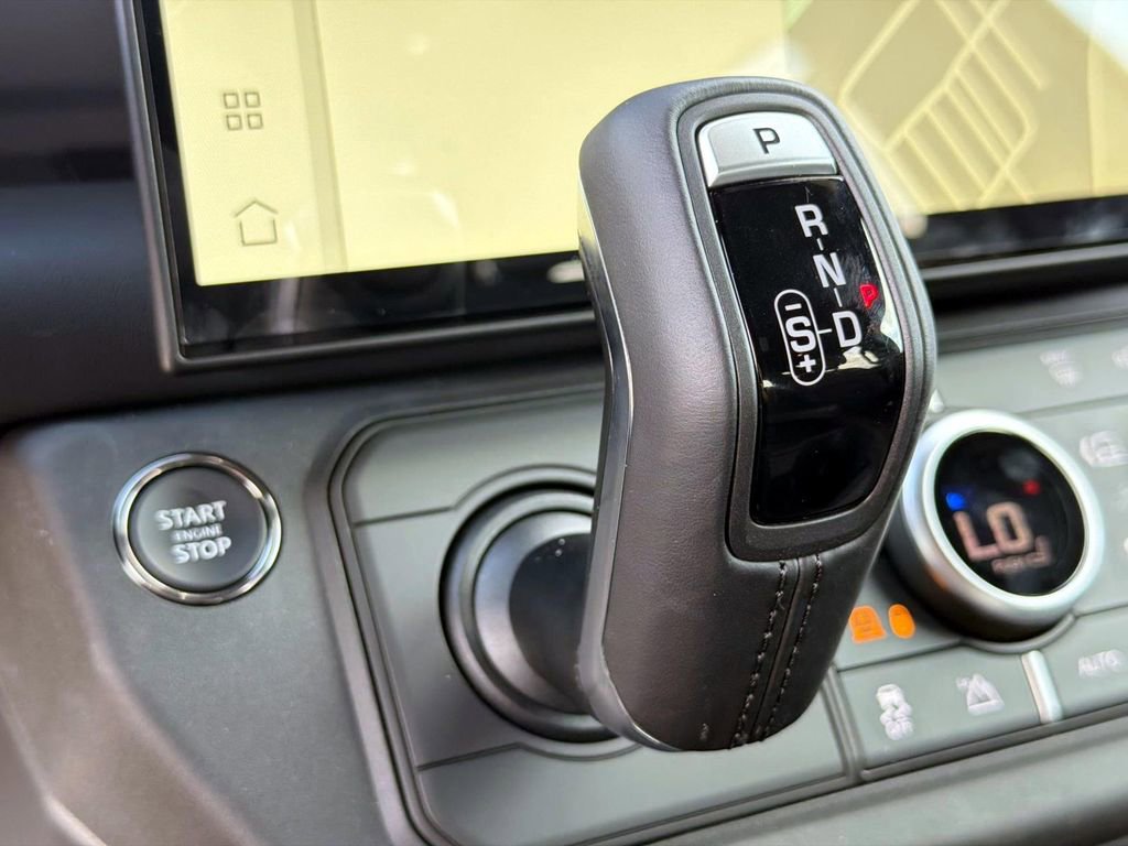 New 2026 Land Rover Defender 110 X-Dynamic SE image 27