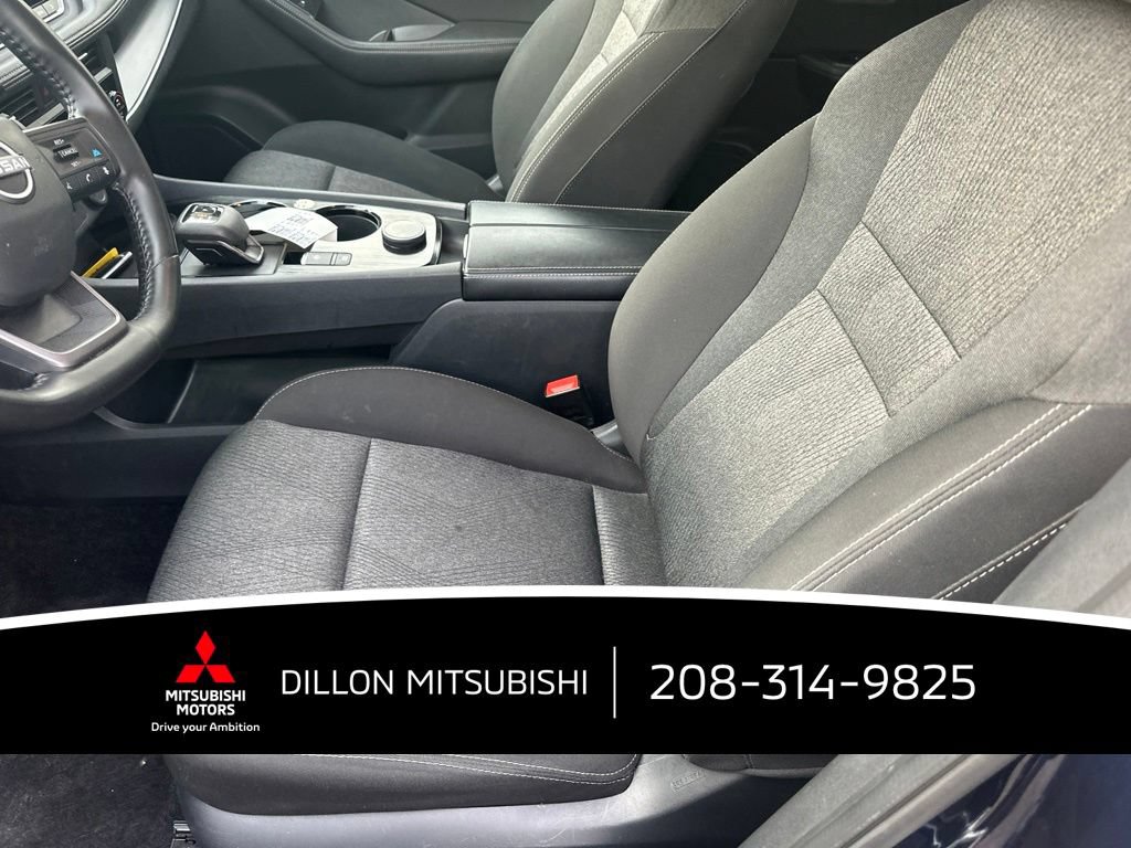 Used 2025 Nissan Rogue SV AWD/4WD image 5