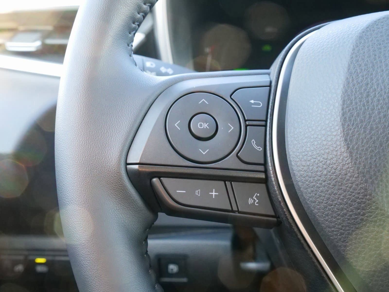 Used 2025 Toyota Corolla XLE image 24