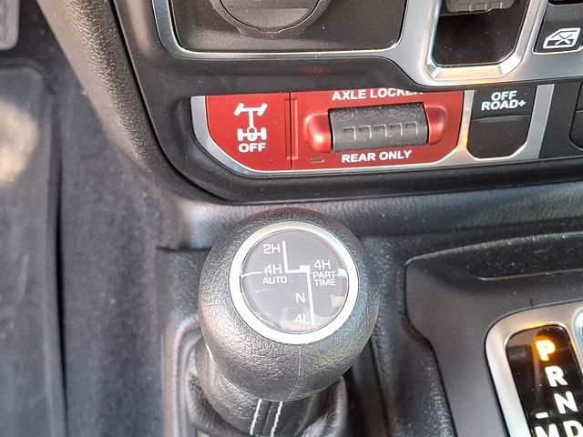 Used 2024 Jeep Wrangler Unlimited image 17