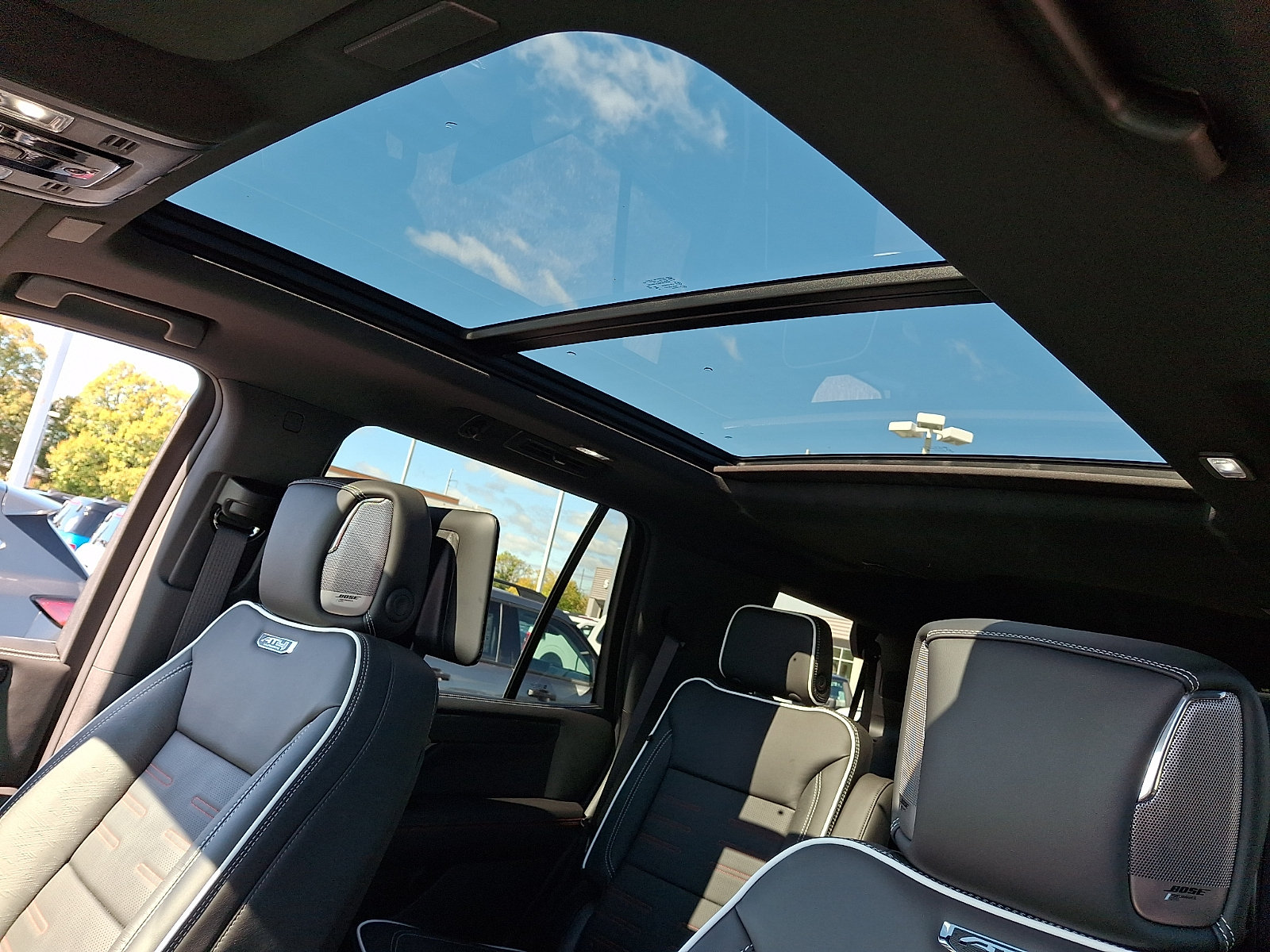 Used 2026 GMC Yukon AT4 Ultimate w/ LPO, Floor Liner Package AWD/4WD image 21