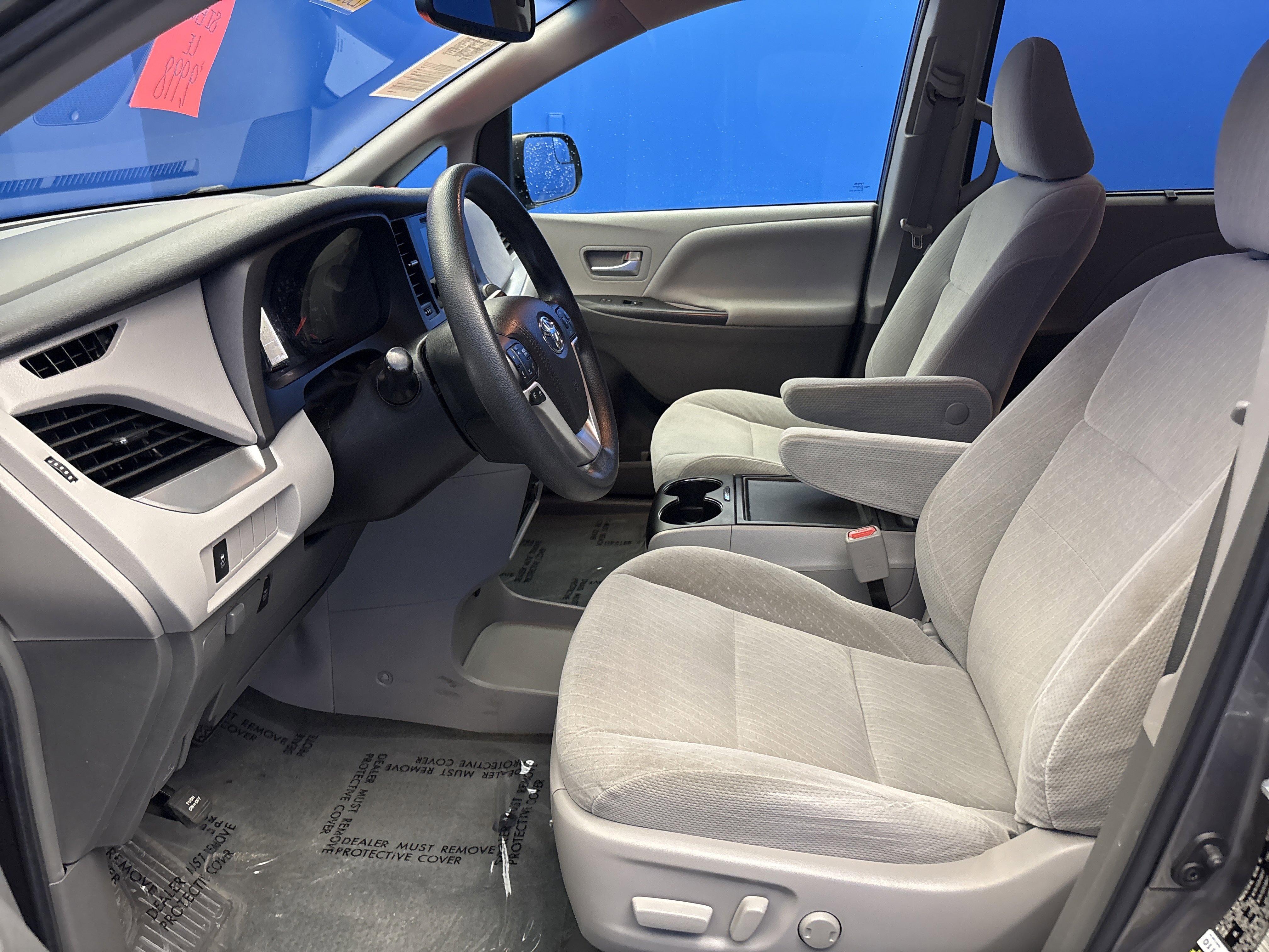 Used 2017 Toyota Sienna LE image 12