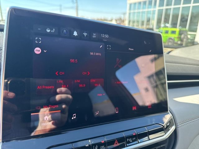 Certified 2025 Jeep Compass Limited image 27