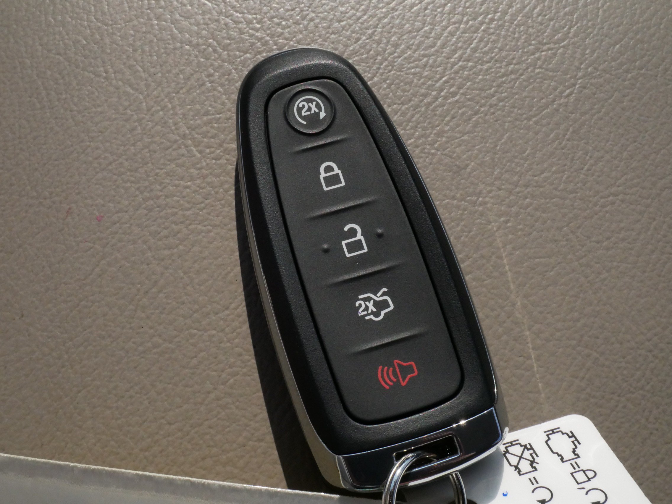 Used 2014 Ford Edge Limited w/ Equipment Group 302A AWD/4WD image 30