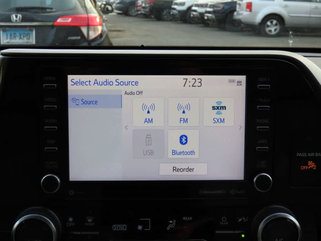 Used 2022 Toyota Highlander LE AWD/4WD image 22