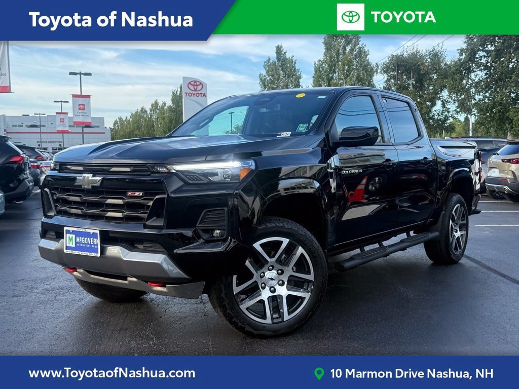 Used 2023 Chevrolet Colorado Z71 w/ Z71 Convenience Package 2