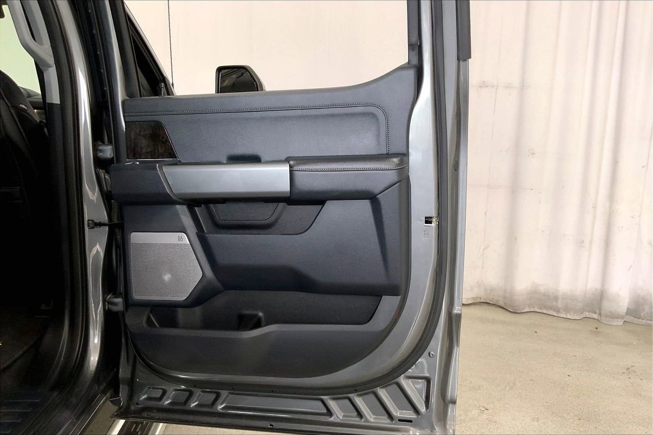 Used 2025 Ford F350 Lariat image 23