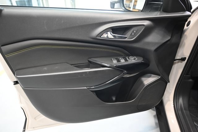 New 2026 Chevrolet Trax ACTIV w/ Sunroof Package FWD image 27
