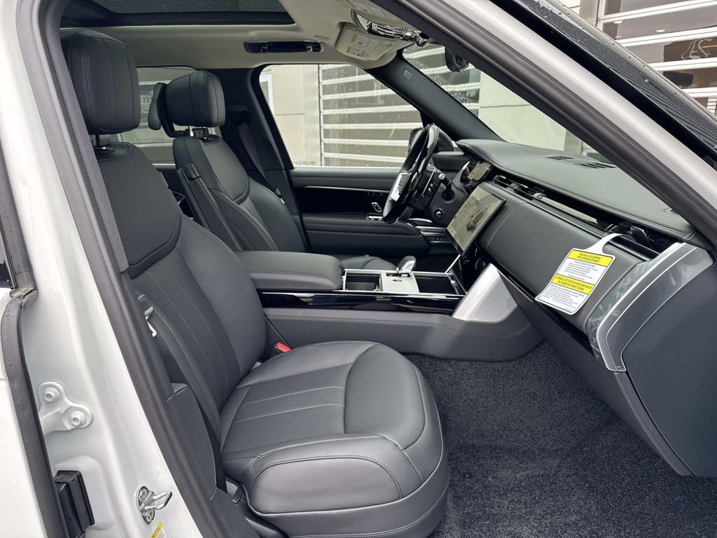 New 2026 Land Rover Range Rover SE AWD/4WD image 10
