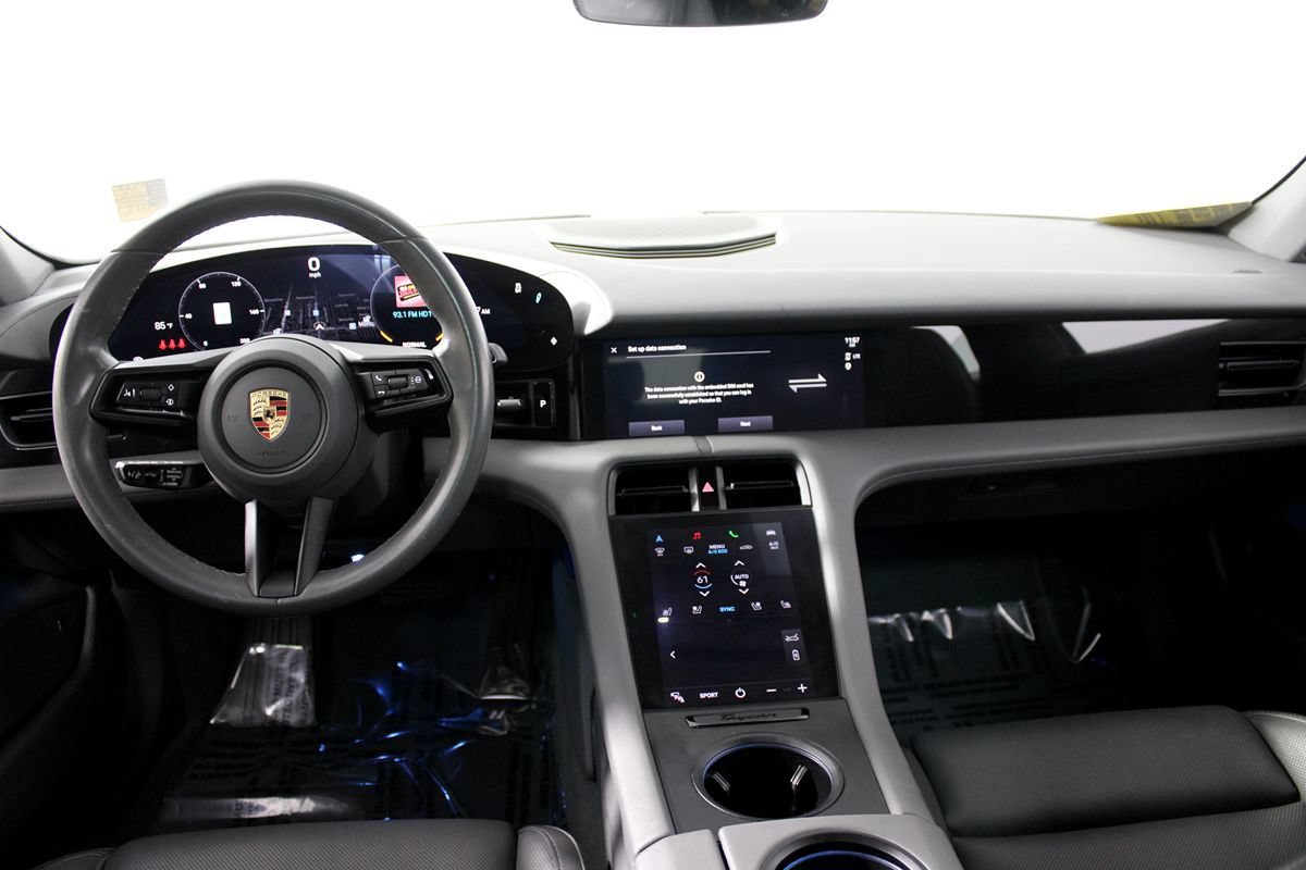 Used 2023 Porsche Taycan RWD image 15