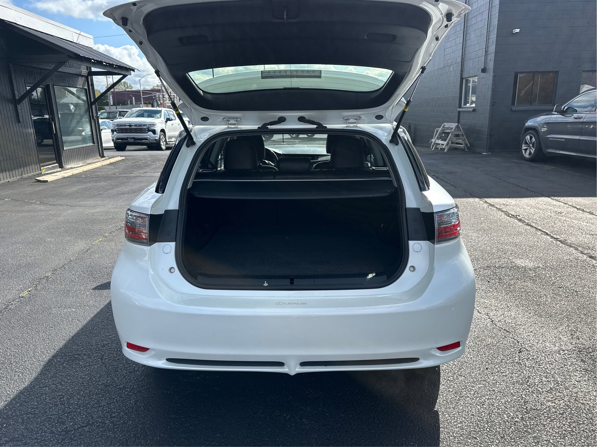Used 2013 Lexus CT 200h FWD image 11