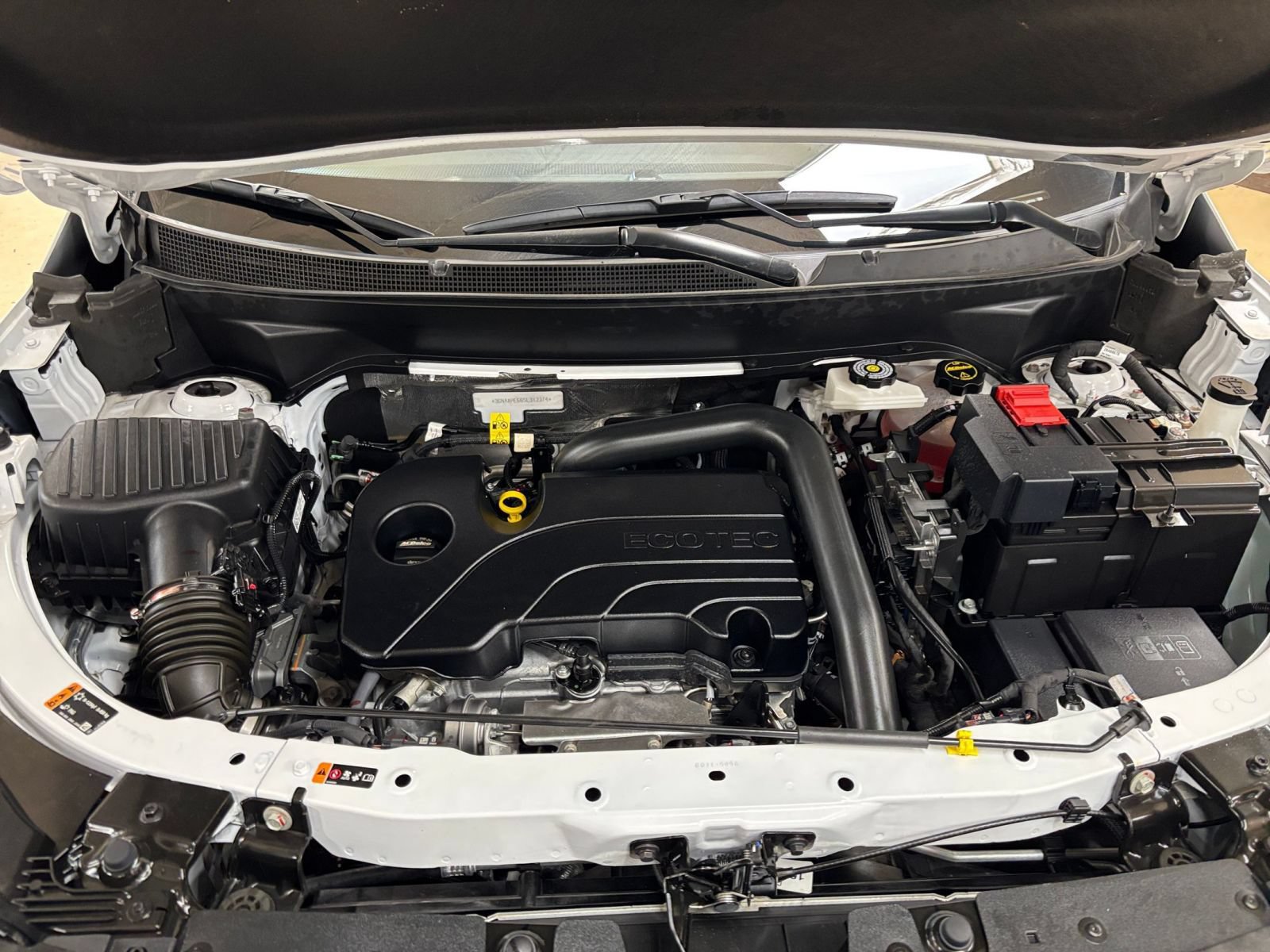 Used 2025 Chevrolet Equinox LT FWD image 32