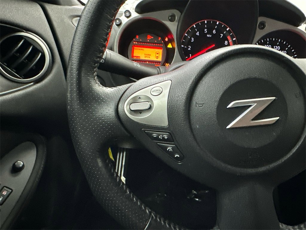 Used 2016 Nissan 370Z Coupe image 19