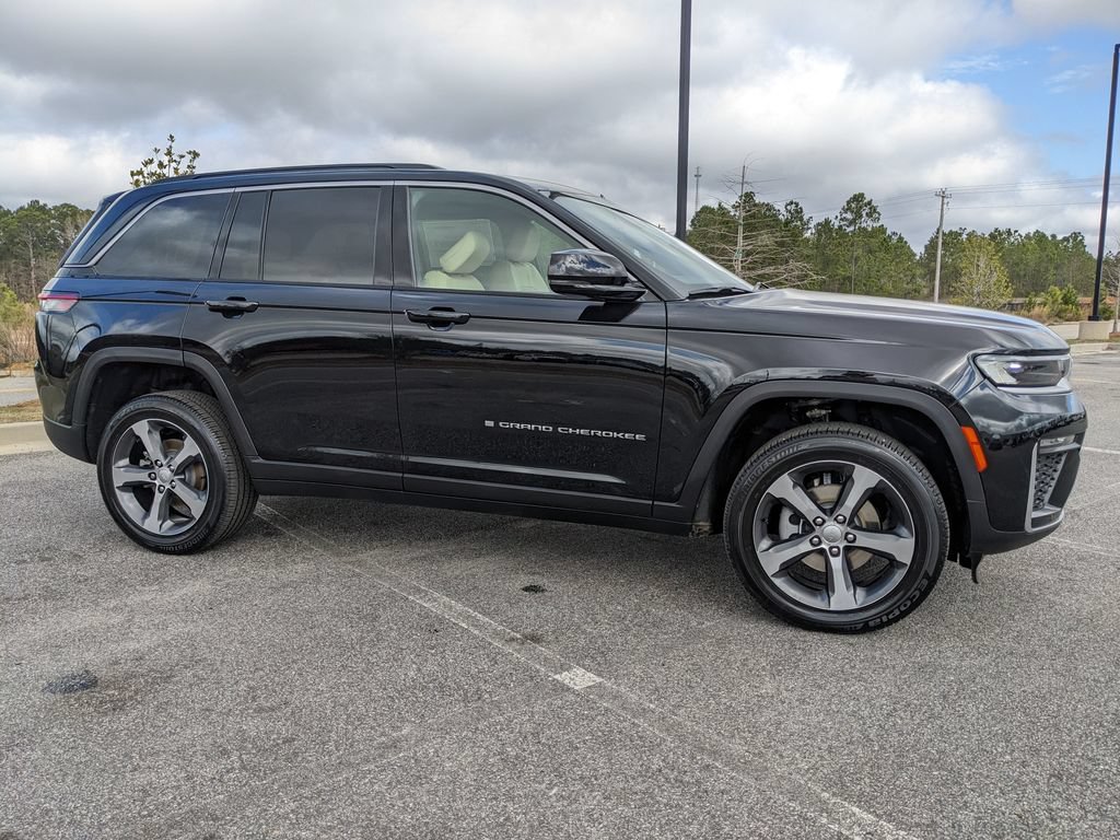 New 2026 Jeep Grand Cherokee Limited RWD image 21