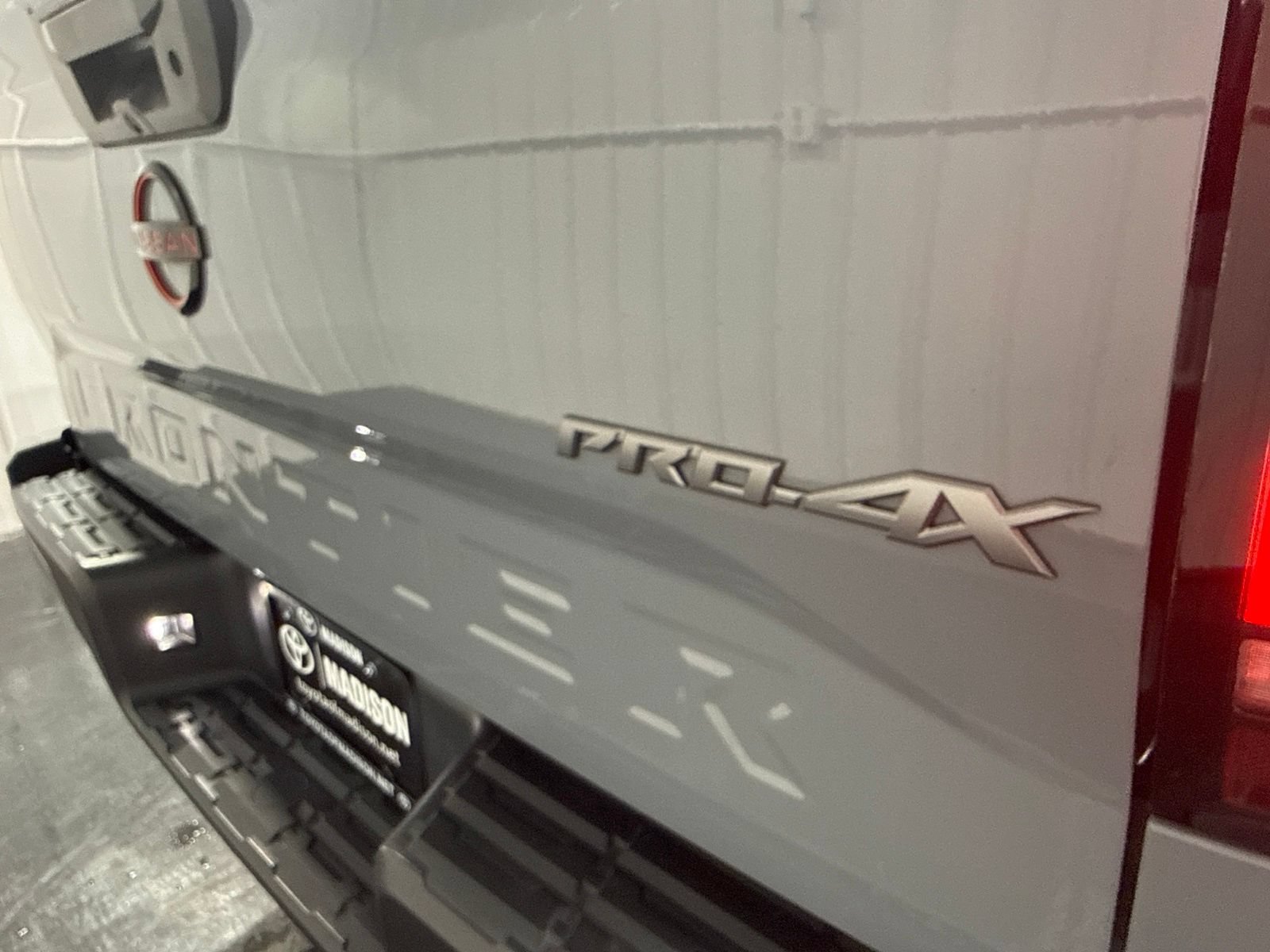 Used 2022 Nissan Frontier PRO-4X w/ Off-Road Protection Package AWD/4WD image 48