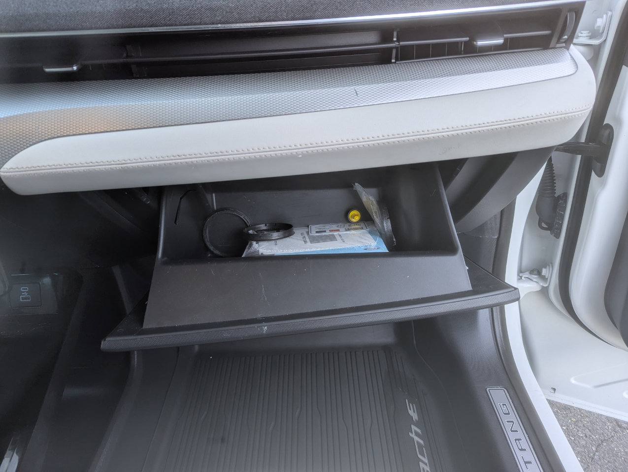 Used 2022 Ford Mustang Mach-E Premium w/ Ice White Appearance Package image 35