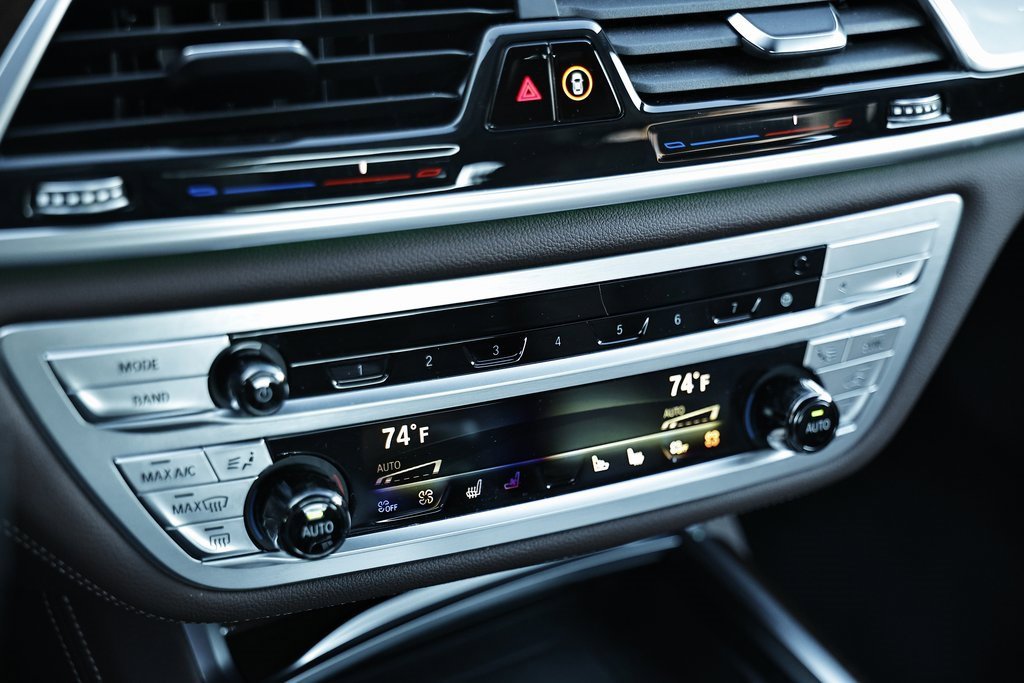 Used 2022 BMW 750i xDrive w/ Luxury Rear Seating Package image 43