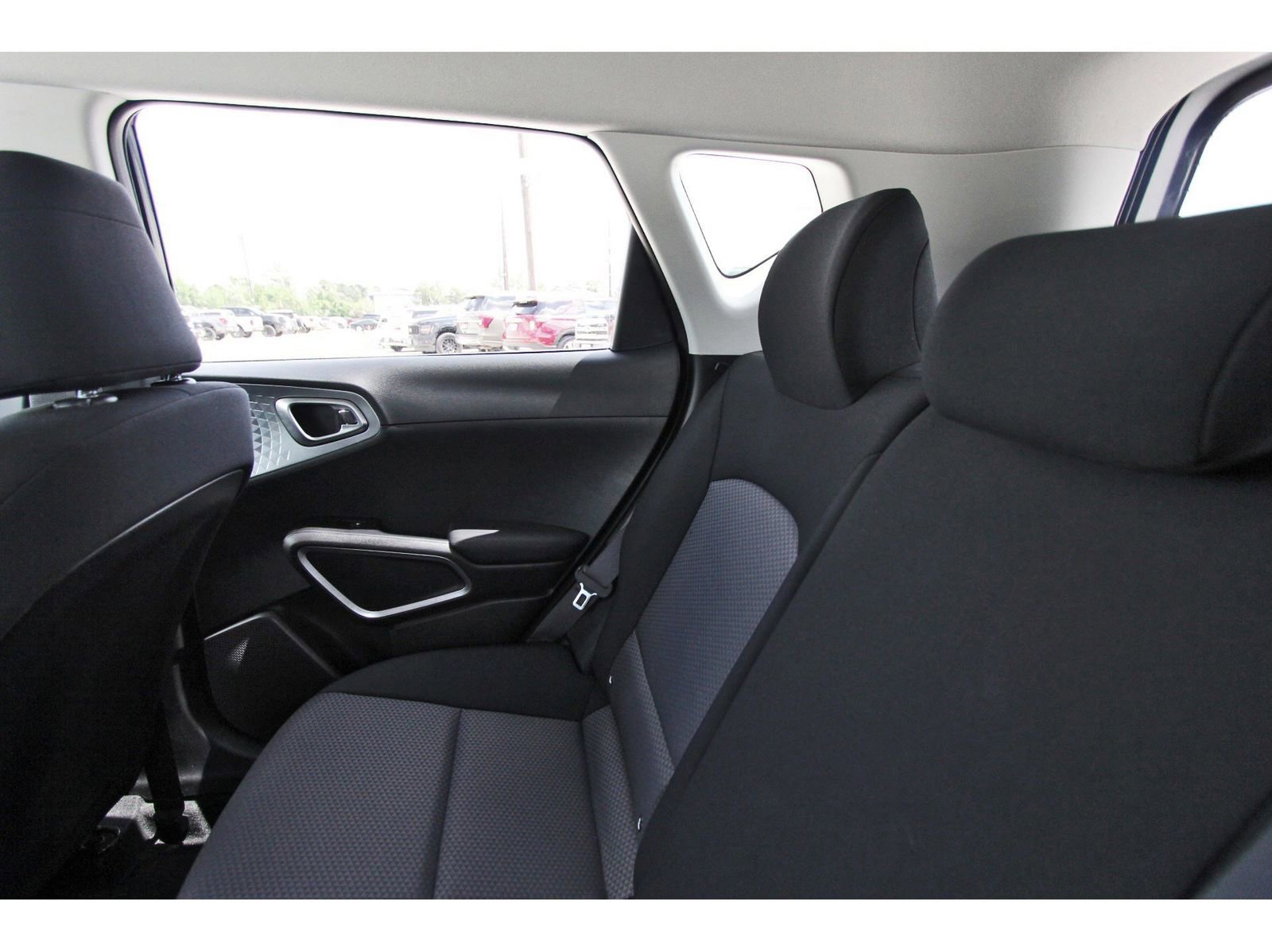 Used 2025 Kia Soul LX image 13