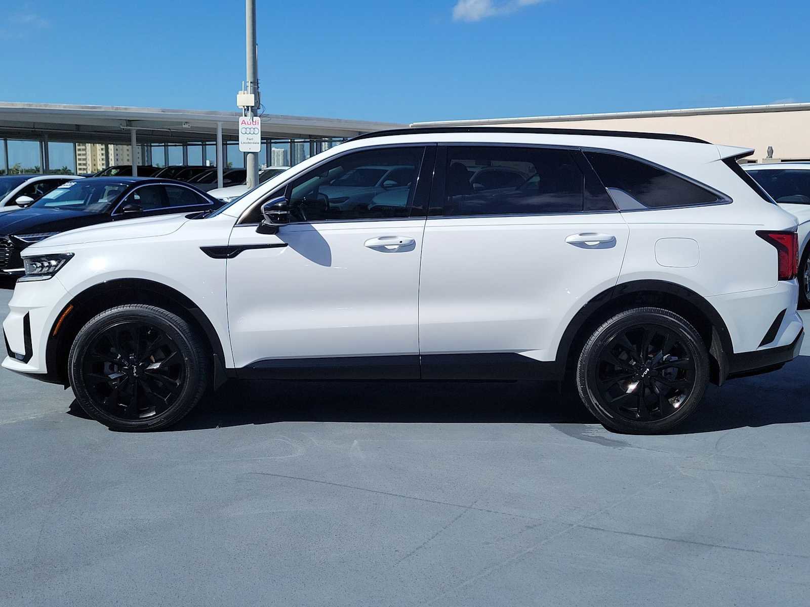 Used 2022 Kia Sorento SX AWD/4WD image 3