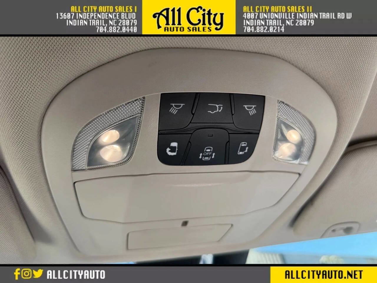 Used 2020 Chrysler Voyager Lxi FWD image 26