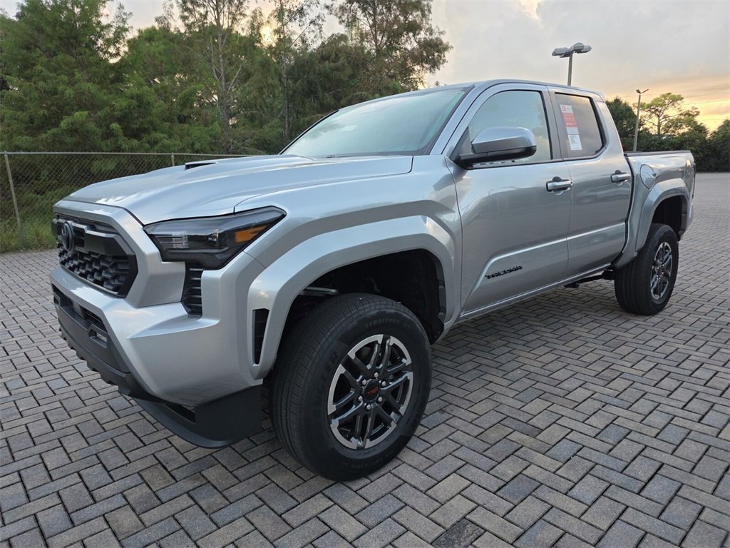 New 2025 Toyota Tacoma TRD Sport image 3