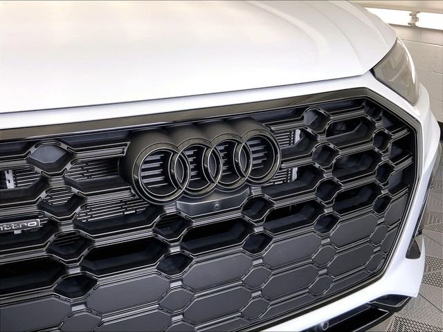 Used 2025 Audi Q5 e Premium Plus w/ Premium Plus Package image 29