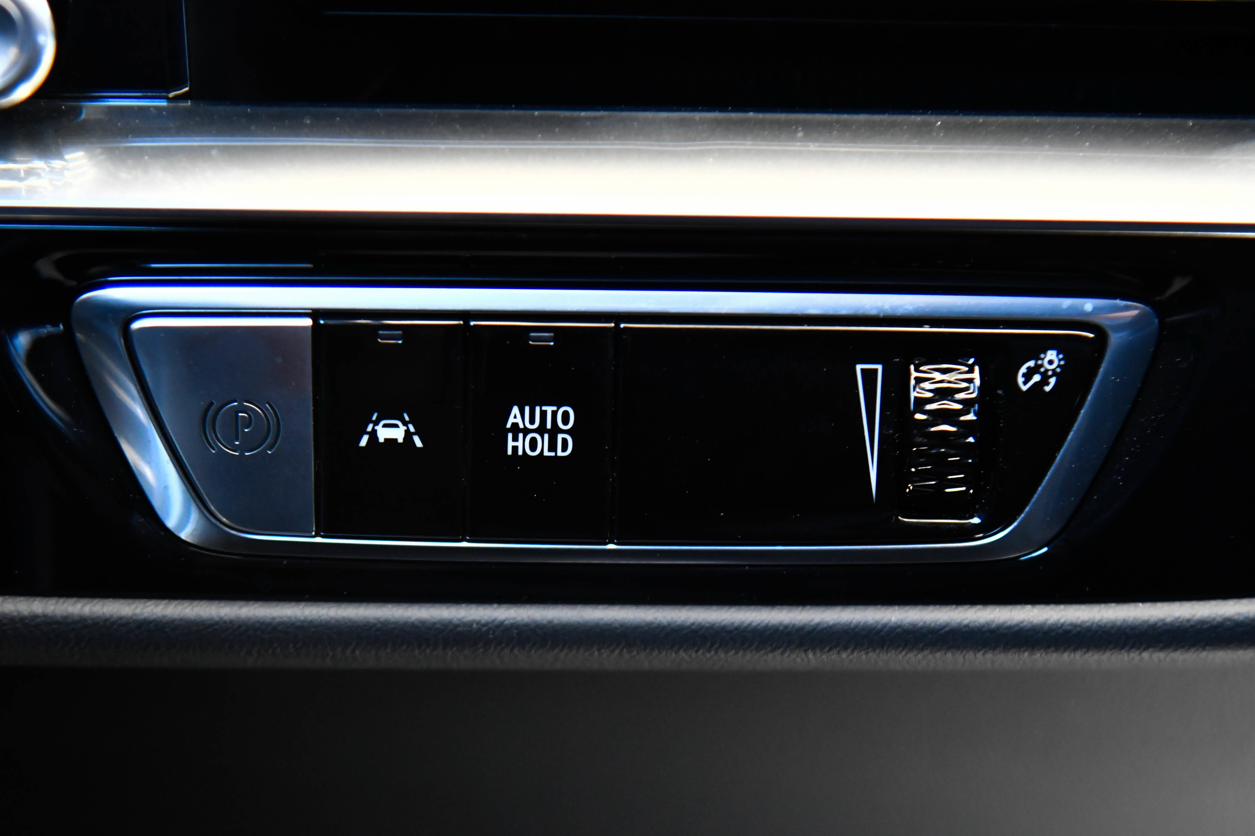 Used 2024 Cadillac Lyriq Tech RWD image 35