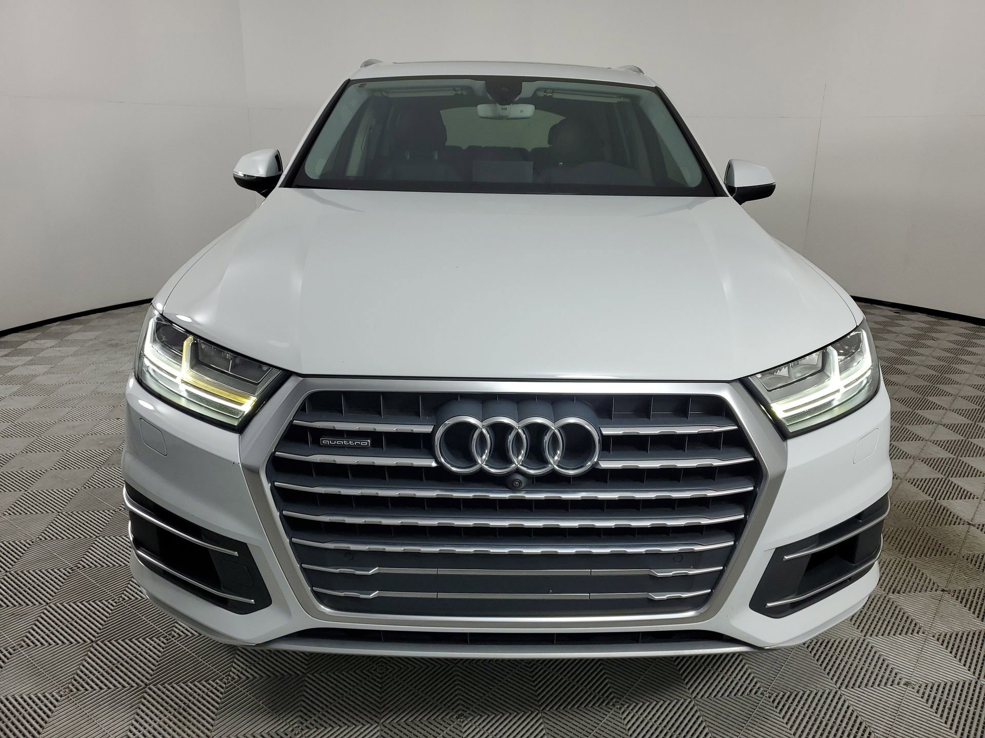Used 2017 Audi Q7 3.0T Premium Plus image 3