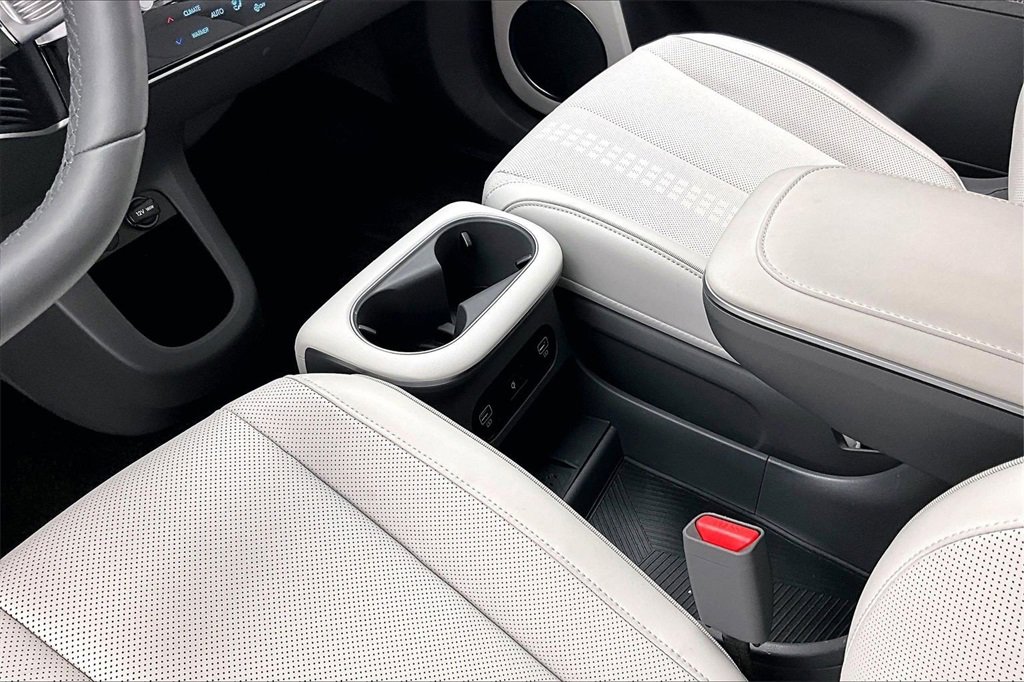 Used 2024 Hyundai Ioniq 5 Limited image 15