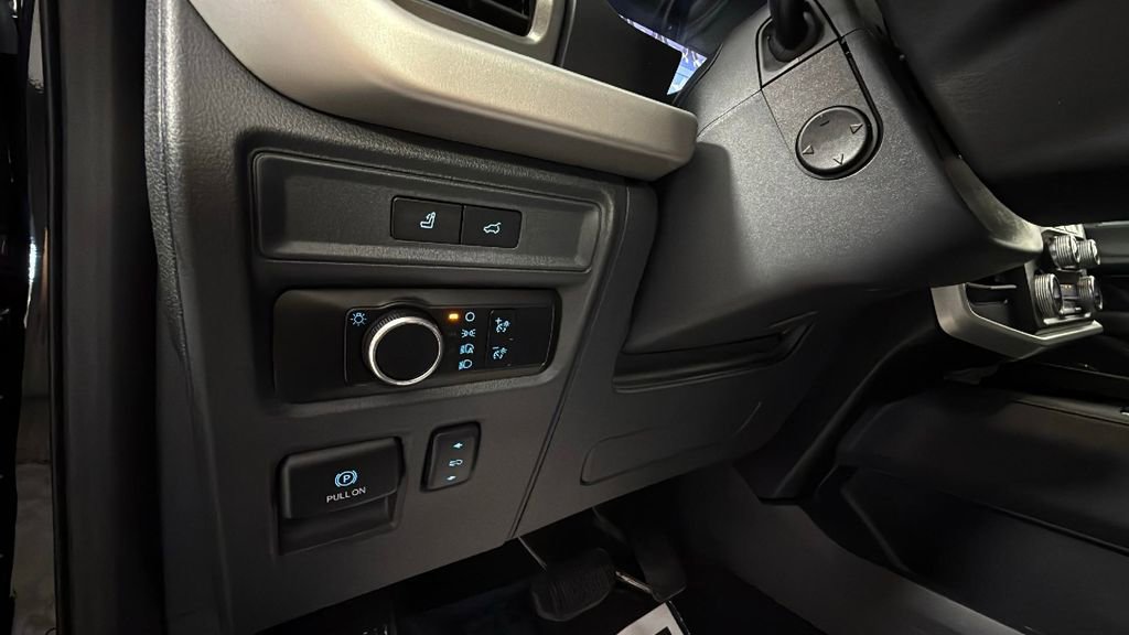 Used 2024 Ford Expedition Max XLT AWD/4WD image 19