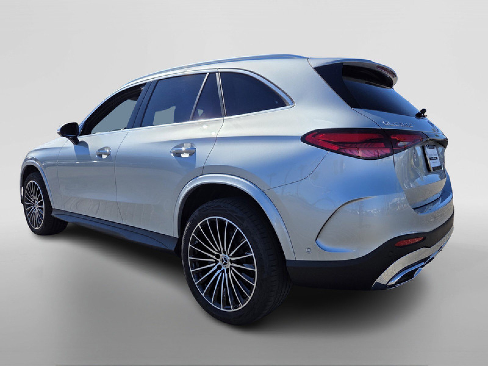 New 2025 Mercedes-Benz GLC 300 image 3