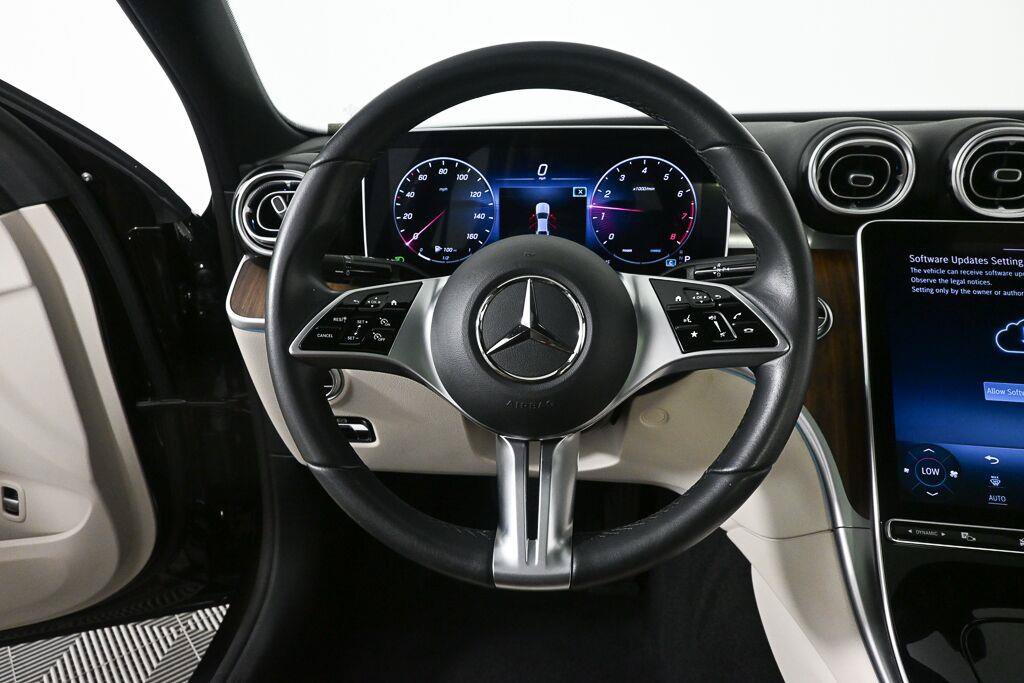 Used 2023 Mercedes-Benz C 300 Sedan image 2