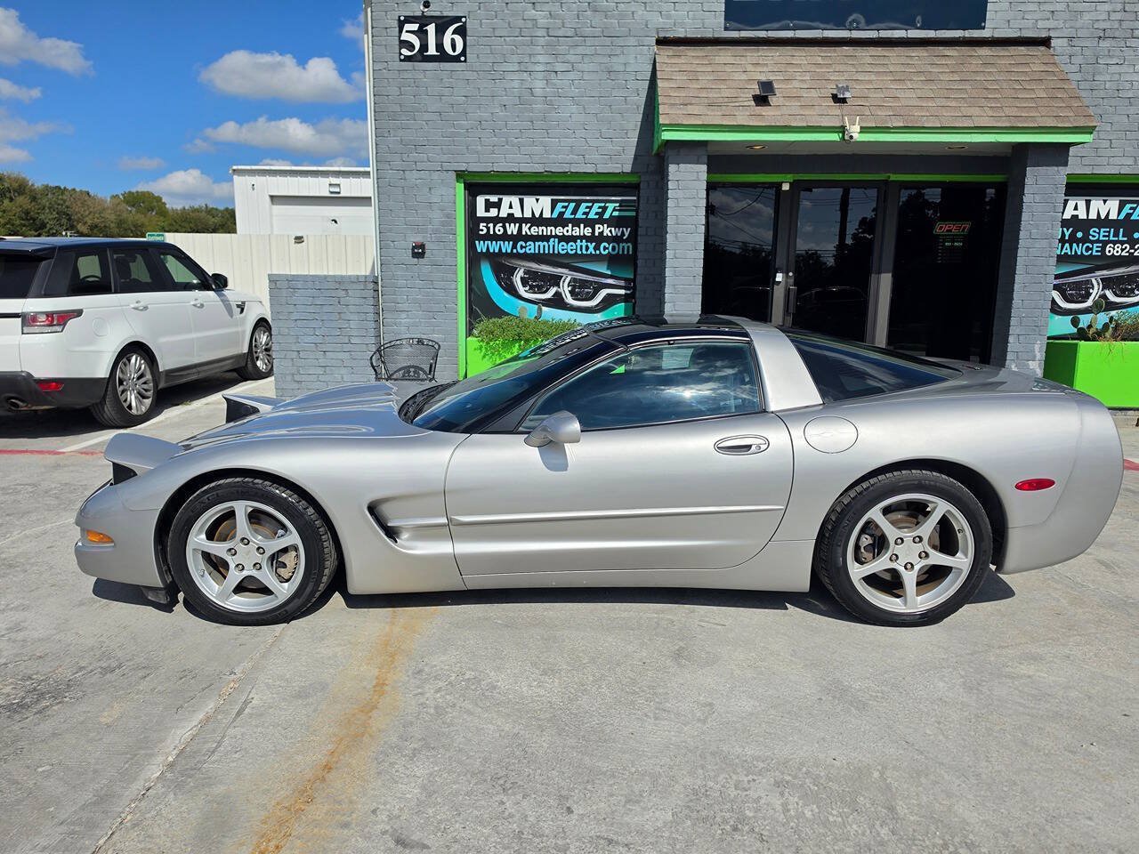 Used 2004 Chevrolet Corvette Coupe w/ Preferred Equipment Group RWD image 17
