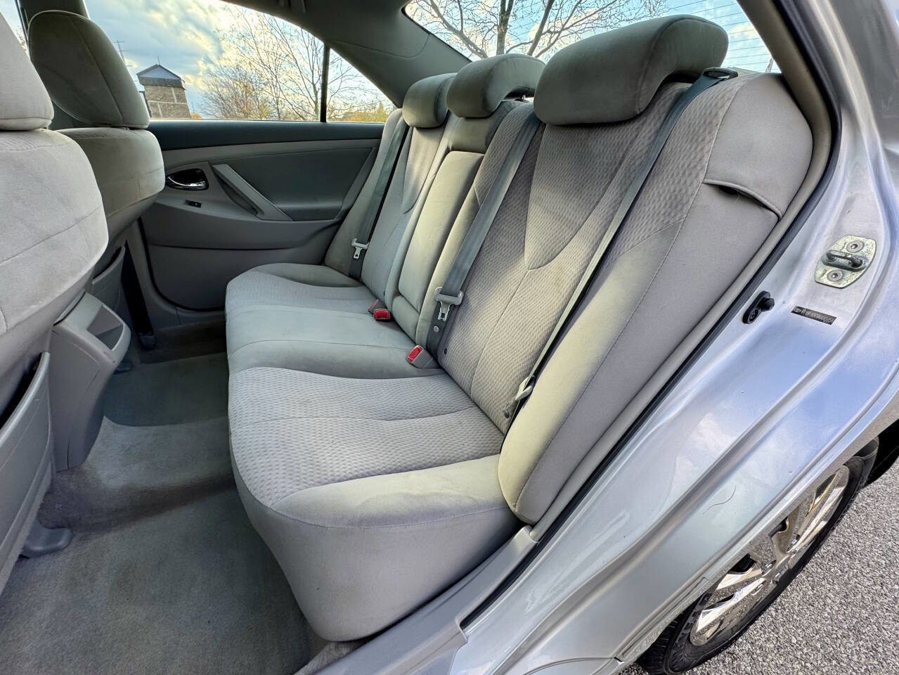 Used 2010 Toyota Camry LE image 21