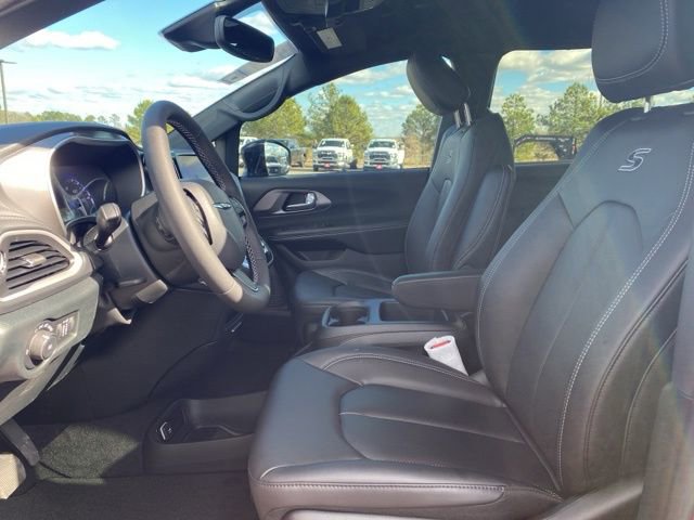 New 2026 Chrysler Pacifica Select w/ S Appearance Package FWD image 11