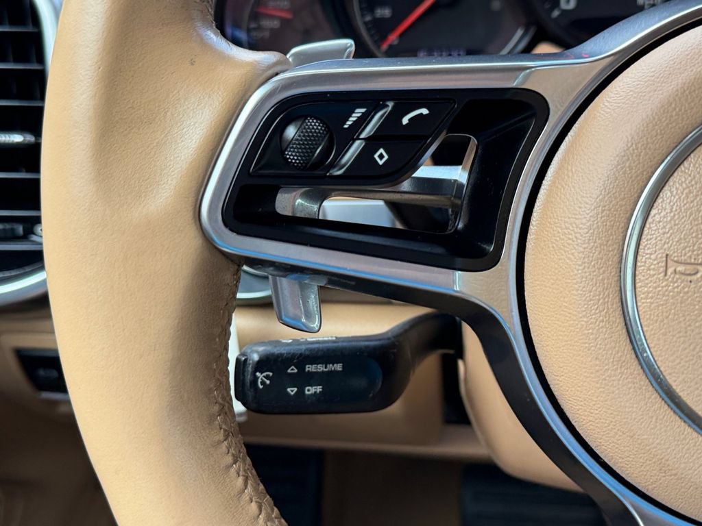 Used 2016 Porsche Cayenne AWD/4WD image 25