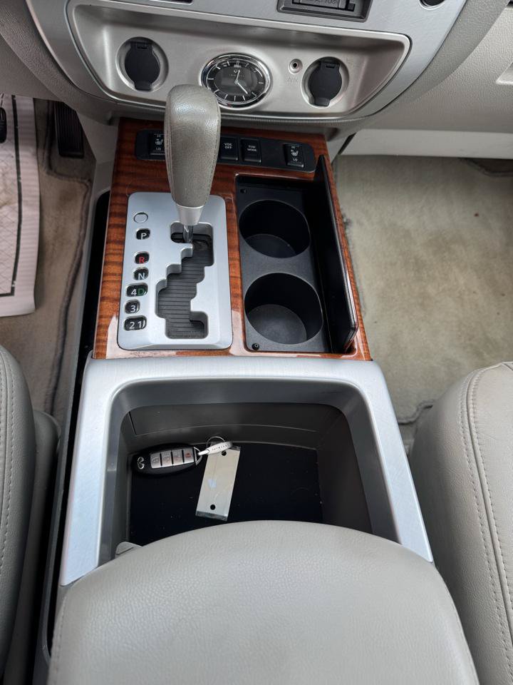 Used 2010 INFINITI QX56 4WD w/ Technology Pkg image 11