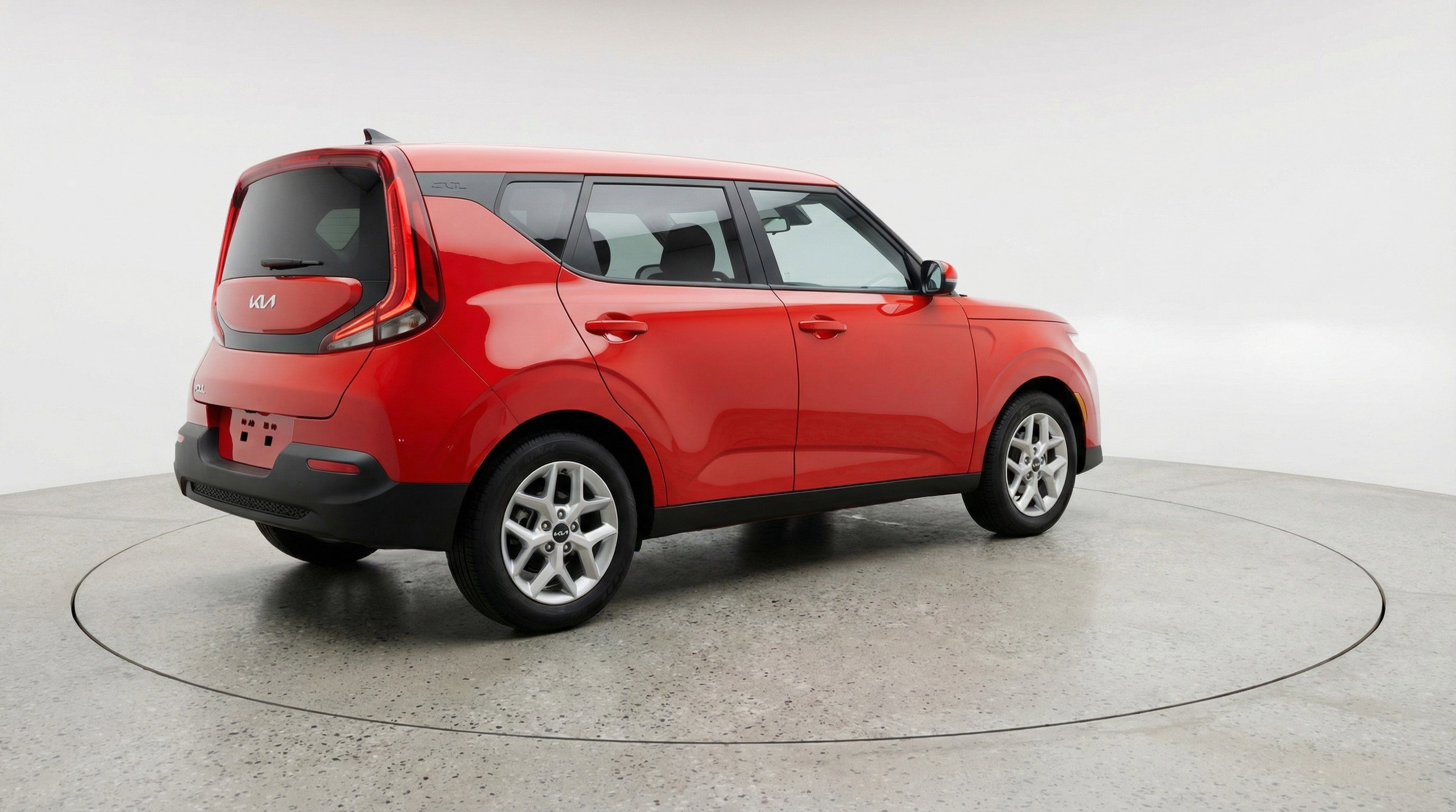 Used 2025 Kia Soul LX w/ LX Technology Package FWD image 9