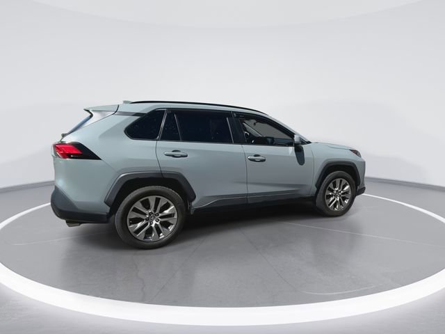 Used 2019 Toyota RAV4 XLE Premium FWD image 12