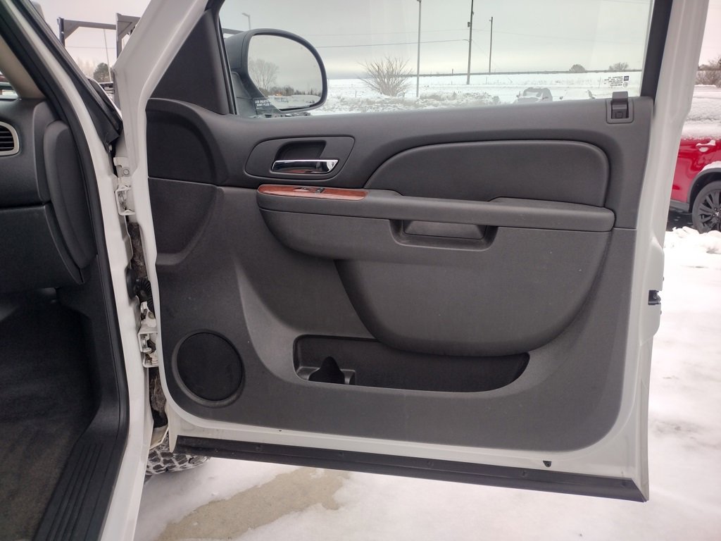 Used 2014 GMC Yukon SLE image 20