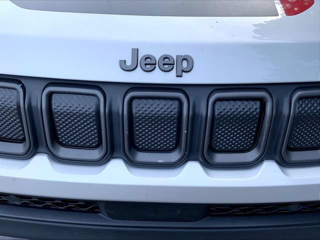 Used 2025 Jeep Compass Trailhawk AWD/4WD image 5