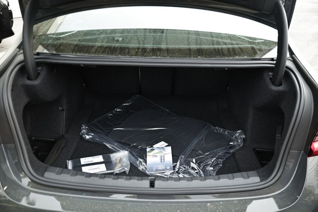 New 2026 BMW 330i Sedan w/ Premium Package image 32