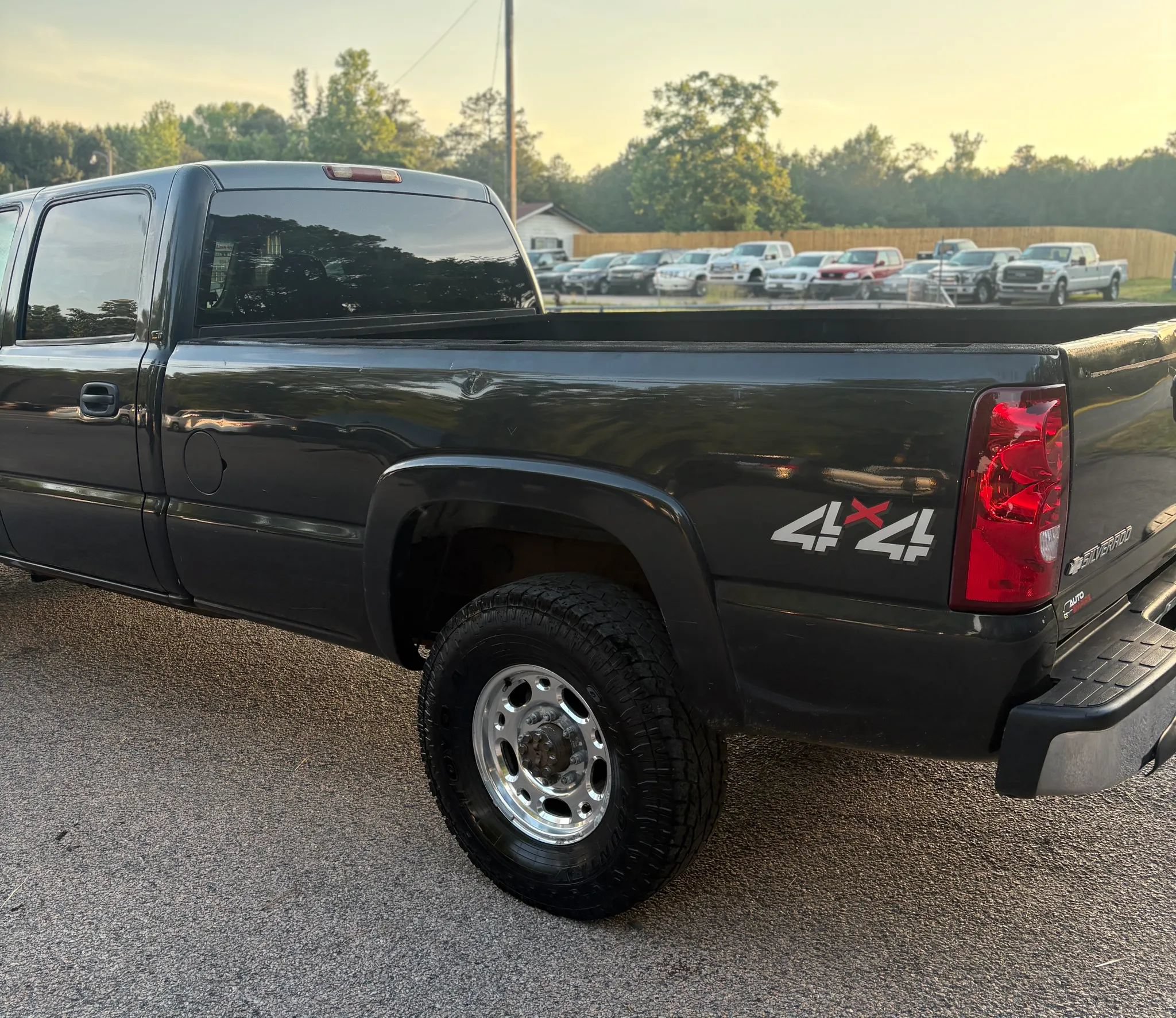 Used 2003 Chevrolet Silverado 2500 LT w/ Skid Plate Package AWD/4WD image 4
